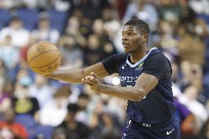 无力回天！科沃德15中7拿到19分11板 三分7中5