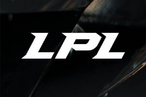 爆料人：LPL下游全部开摆 能续的续 没人的位置就开天窗等着在池子里挑人