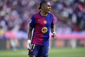 记者：拉菲尼亚抵达巴萨基地参加训练，明日国脚将回归训练