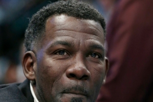 侠媒：新管理层认为交易浓眉克莱等老将 围绕弗拉格建队才能前进