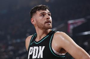 第三节很关键！克林根14中9高效拿下22分10板4助2断