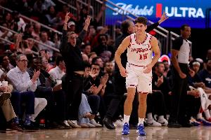 谢泼德：暂停后我按范弗利特指导照做 果然就投进三分了