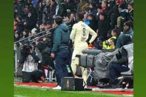 姆伯莫社媒转发博格巴替补出场视频，祝贺后者重返赛场