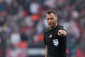 巴黎圣日耳曼vs热刺裁判名单：德国名哨兹瓦耶执法