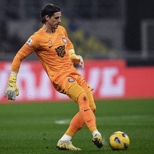 意媒：索默如同末期的汉达诺维奇，表现急剧下滑却仍占据国米主力