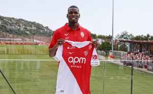 ESPN：内马尔曾邀请博格巴加盟桑托斯，但后者选择留在欧洲踢球