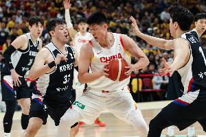 功亏一篑！篮板球对比中国男篮46:35多出韩国11个 但最后连丢3板