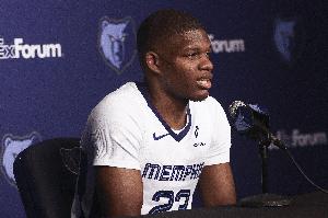 科沃德：今年的新秀们打得都太棒了 希望每个人都能取得成功