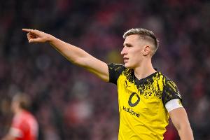 图片报：多特希望顶薪续约施洛特贝克，愿提供超千万欧年薪