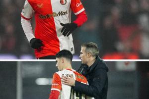 换上儿子！范佩西之子19岁沙奎尔欧联替补登场，迎职业生涯首秀