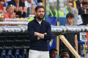 小法：我拿着爆米花观看枪手大战拜仁，他们就是我们战术参考模板