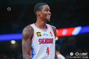 四川男篮：将外籍球员艾德蒙•萨姆纳的优先续约权转让给广东男篮