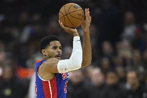 表现很积极！哈里斯半场7中4&三分2中0拿到9分 另有2篮板