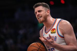 NBA杯雷霆VS太阳 哈滕因脚踝伤势本赛季首次缺席比赛！