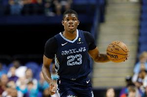 存在感不强！新秀科沃德半场4中1仅拿2分1板 正负值-15