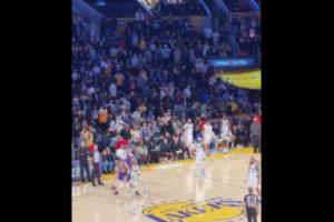 ❤爱！詹姆斯早早跟前队友们拥抱 与浓眉的握手礼依旧熟悉！