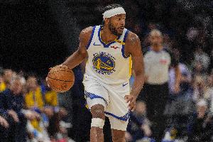 小摩擦！穆迪和费尔斯对位时互相推搡 均吃到技术犯规