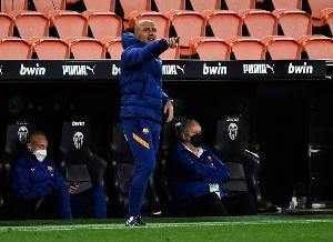 比赛官方报告：巴萨助理教练索尔格和一名工作人员被罚下