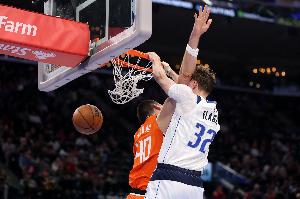 板凳得分5-41！登卡燃尽但替补被爆 快船阵容伤病+老化走向死局