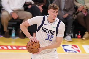 【菜鸟】弗拉格35分生涯新高 克尼佩尔20分稳定输出 费尔斯刺头