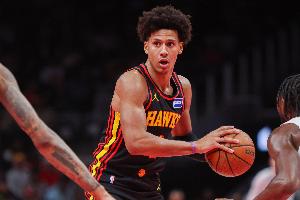 杰伦·约翰逊连续11场7+助攻 本季总助攻前场球员里仅次于约基奇