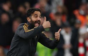 阿莫林：曼联坚持打法提高强度就能击败任何对手 B费的脚伤是硬伤