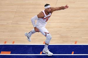 篮下真空！哈特突破轻松双手暴扣打停猛龙