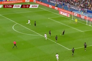 坎塞洛被扛飞！亚美尼亚球员中路包抄破门，葡萄牙1-1被扳平