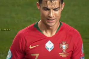 太帅了！C罗球迷：不愧是他，随便一截都是壁纸！