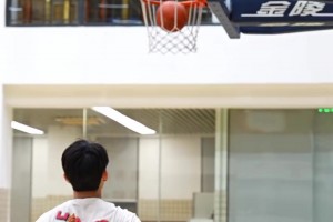 真准啊！徐杰的1分钟三分球自投自抢，15投14中！