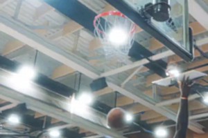 带你感受下詹姆斯的野球局。