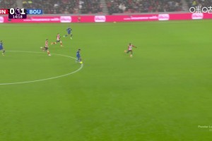 炸裂！伯恩茅斯亚当斯40米吊射破门，打入赛季英超最远进球